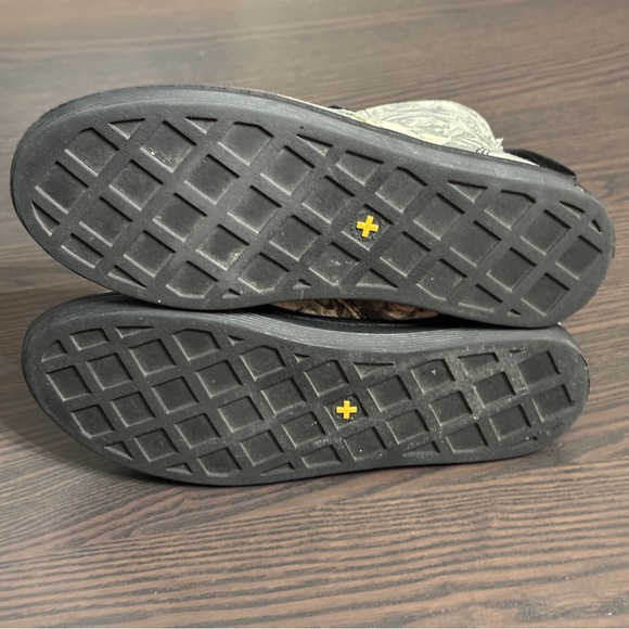 Dr. Martens Canvas Skull and Roses Print Hackney Boot Size EU 36/US 5 - Picture 3 of 6